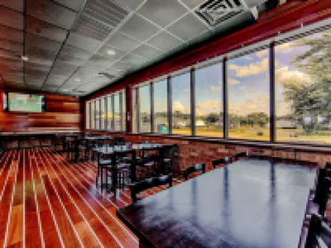 Southern Breeze Lodge Hotels in Lafourche Parish