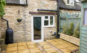 Remarkable 1-Bed Cotswolds Cottage in Finstock
