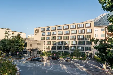 Rufi's Hotel Innsbruck Отели в г. Гемайнде Фёльс