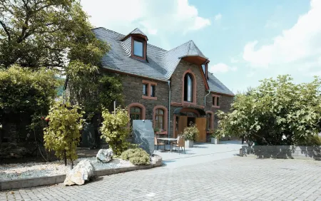 Altes Kelterhaus & Plein Hotel by Markus Plein Отели в г. Озан-Монцель