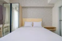 Graceful Studio Room at Podomoro Golf View Apartment by Travelio - Parkplatz