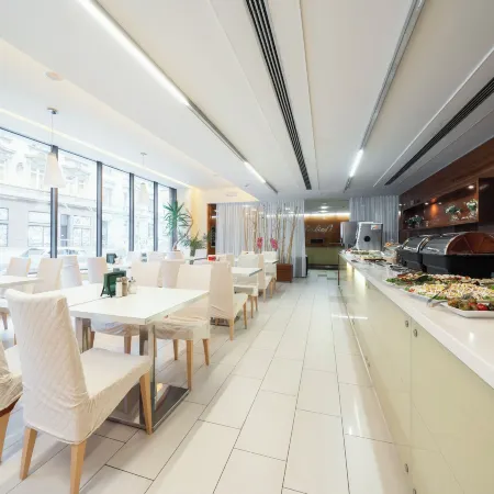 Hotel Ehrlich Prague Отели рядом с достопримечательностью «Карлин»