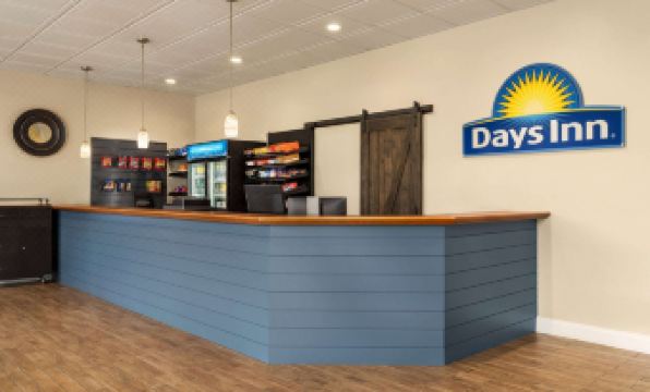 Days Inn & Suites by Wyndham Lancaster Amish Country
