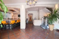 Shelley Hotel
