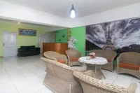 RedDoorz @ Frans Seda Kupang Hotels in Kelapa Lima