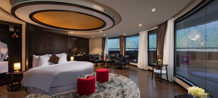 Scarlet Pearl Cruises - Wonder on Lan Ha Bay Hotels in Tuan Chau