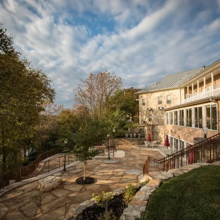 Gruene River Hotel & Retreat