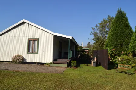 Log Cabin & Settlers Village Отели рядом с достопримечательностью «Pilgrims Rest»