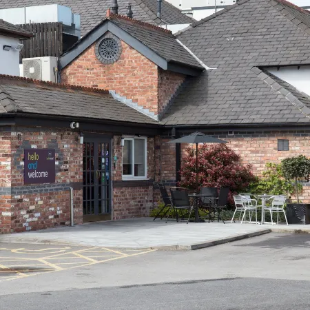 Hello Hotel Отели рядом с достопримечательностью «BBC Salford Quays»