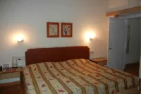 Hotel Grand Barrack فنادق في Khandwa
