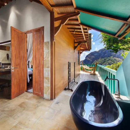 Karuna El Nido Villas
