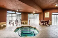 Comfort Inn Near Grand Canyon - Bathtub
