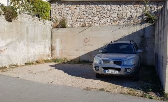 Apartments and Room Caric