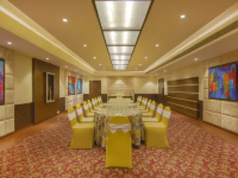 Lemon Tree Hotel Baddi Hotels in Solan