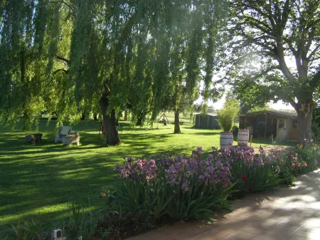 Chambres d'hôtes les Denias Отели рядом с достопримечательностью «Villa gallo-romaine»