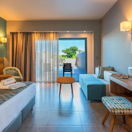 Solimar Aquamarine Resort