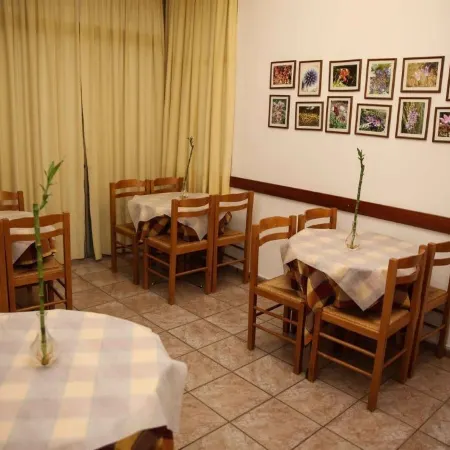Anixis Hotel