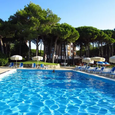 Hotel Beau Rivage Pineta Hotel in zona Camping Village Waikiki Jesolo