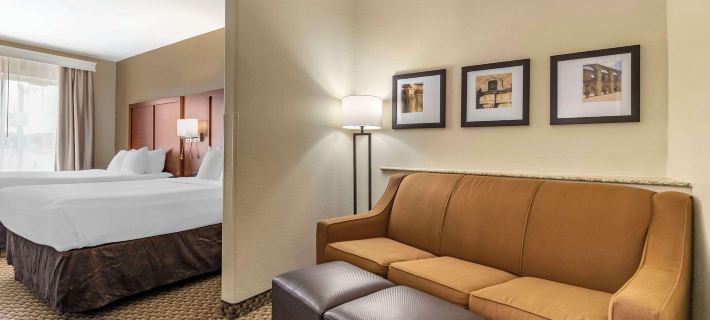 Comfort Suites Medical Center Near Six Flags Hotels in Bexar County