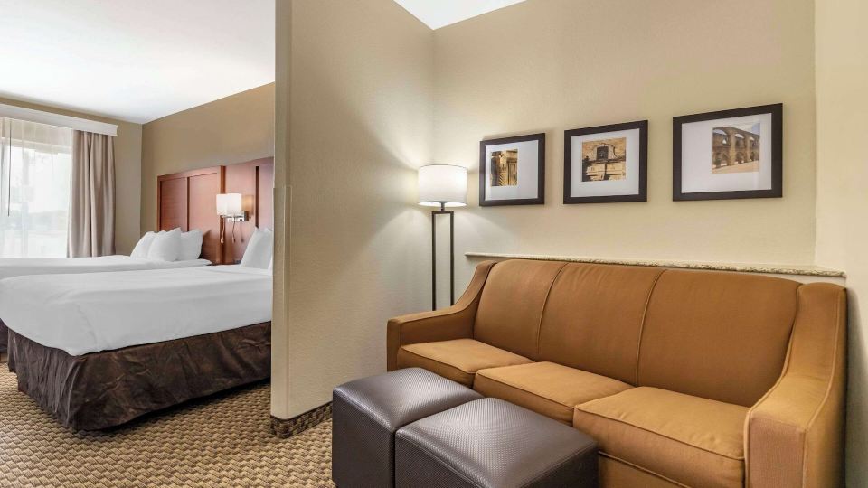 Comfort Suites Medical Center Near Six Flags