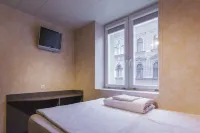 TL Hotel Budapest (EasyHotel Budapest Oktogon) - navetta aeroportuale