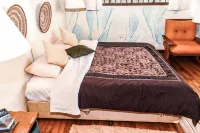 Kamaki House