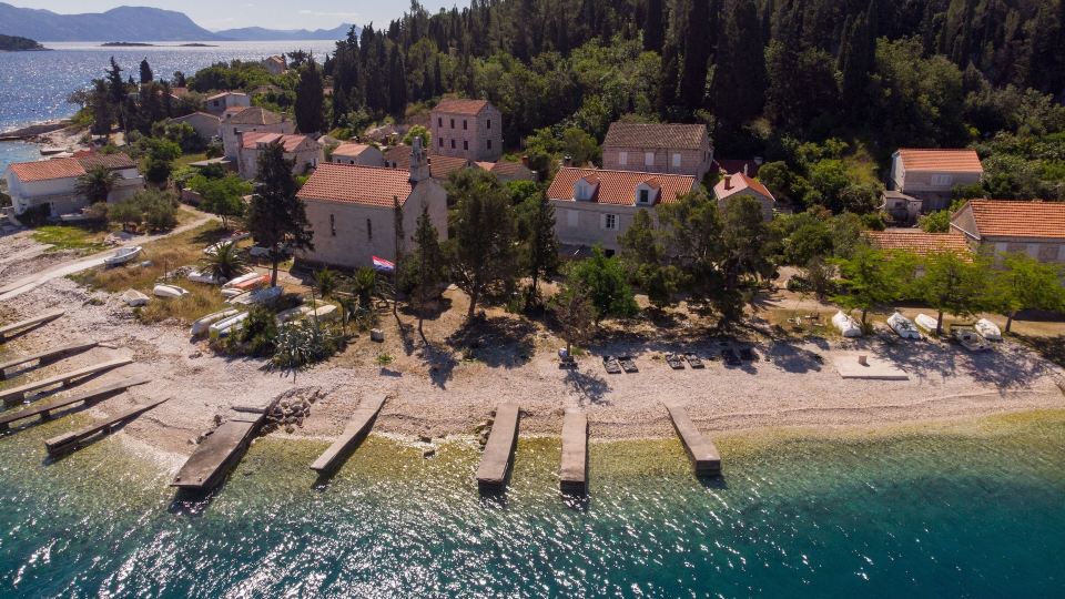 Vrnik Arts Club