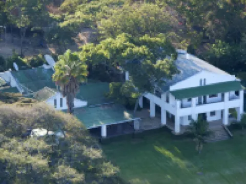 Bushman Rock Safaris โรงแรมในGoromonzi