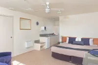 BK's Rotorua Motor Lodge Отели в г. Роторуа