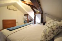 Apartment Flower Các khách sạn gần Cathedral of the Assumption of the Virgin Treasury