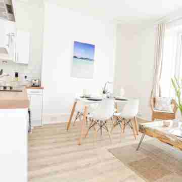 Modern Central Apartment Others
