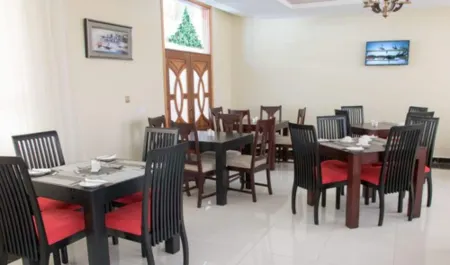 Astorian Grand Hotel Отели рядом с достопримечательностью «Lakes NAIVASHA - Crescent Island»
