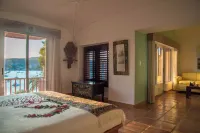 La Casa Que Canta Hotels in Zihuatanejo
