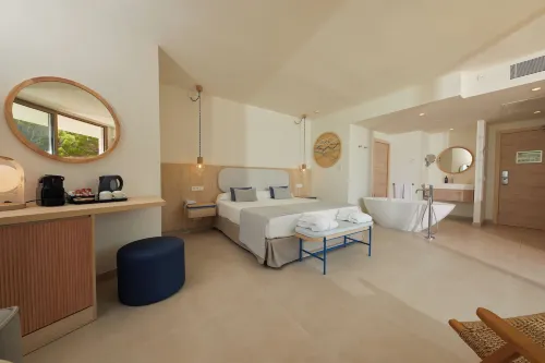 Tui Blue Victoria Menorca - Private Pools