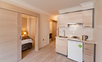 Atrium Apart Hotel
