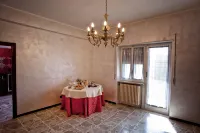 Flower Bed & Breakfast - breakfast