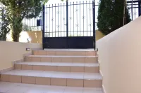 Keratea Apartment Athens Airport Hotel a Lavreotiki
