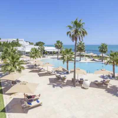 فندق موڤنبيك قمرت - تونس Hotels near Plage Publique de La Marsa