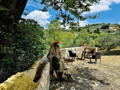 Travelers & Hikers Delight House on Way to Sougia Hotels near Karavitakis Winery / Οινοποιείο Καραβιτάκη