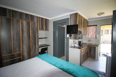 PW Heights Private Guest House Hotels near Venda plaza