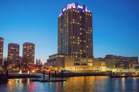 Hilton Philadelphia at Penn’s Landing Отели рядом с достопримечательностью «Аквариум Эдвенчер»