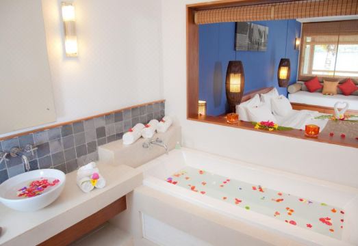 라구나 비치 호텔의 아름다운 야외 전경