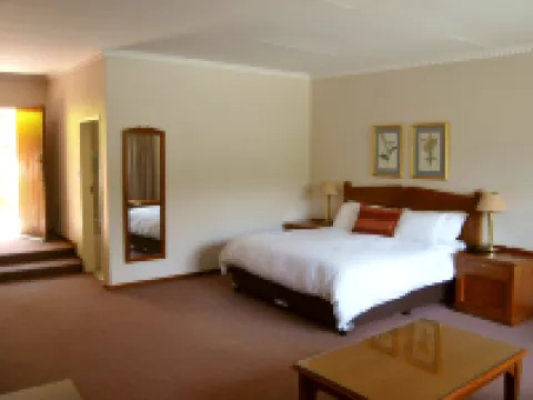 Safari Hotel & Convention Centre