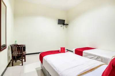 RedDoorz Syariah @ Ketintang Surabaya Hotel di Surabaya