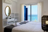 Phaedrus Living: Seaside Luxury Villa Anafi - parking
