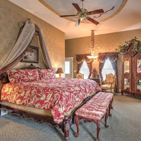 Gruene River Hotel & Retreat