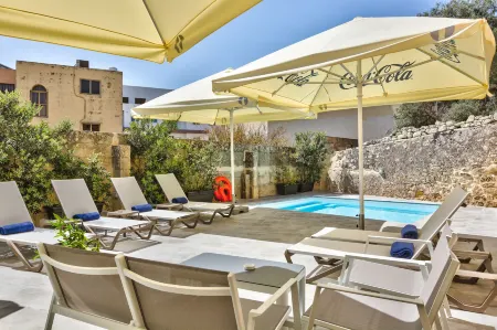 Talbot and Bons Boutique Bed & Breakfast Отели в г. Бирзеббуджа