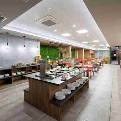 Avenue Hotel Deluxe Dining/Meeting Rooms