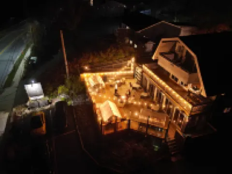 The Fourth Lock Bed & Breakfast Hotels in Fall River