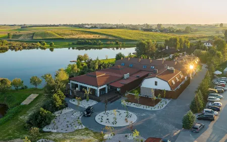 Dwór Bogucin Hotel&Restauracja Отели в г. Ясткув